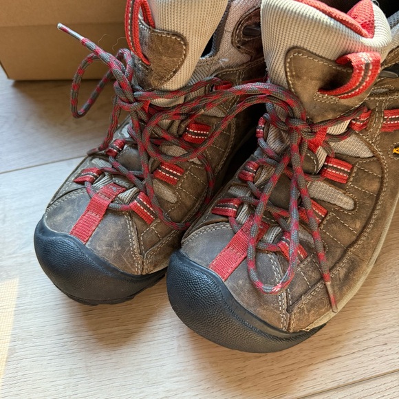 KEEN Targhee II mid women’s Brown and Red leather Hiking Boots - Picture 4 of 8